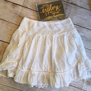 Vanilla Star size small white boho skirt.